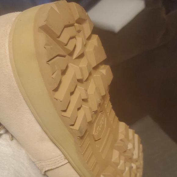 Vibram Men's Tan Boots - Picture 7 of 9